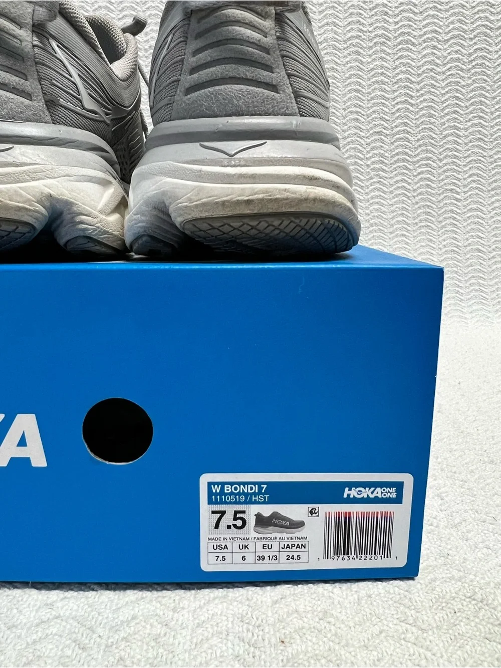 hoka / bondi 7 light grey womens shoes size 7.5